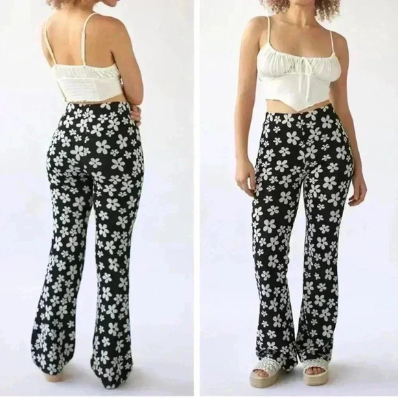 Urban Outfitters Pants - Urban Outfitters Black Floral Hippie Daisy Flare Pants EUC Size Small